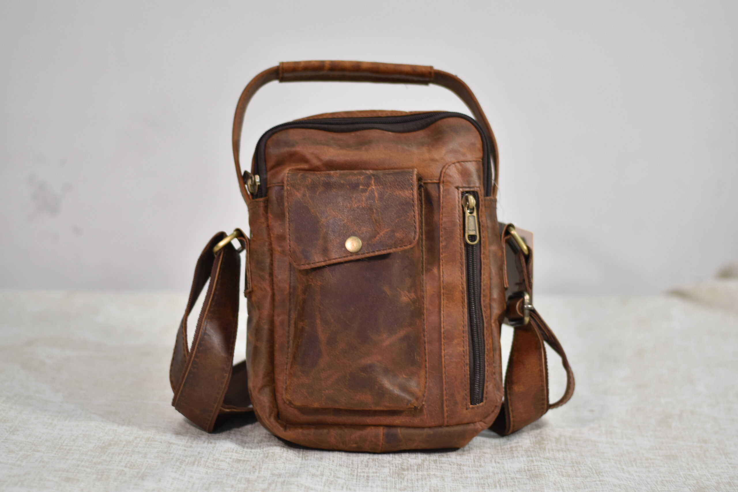 DSC_0161 Sling Bag 5944 - Image 1